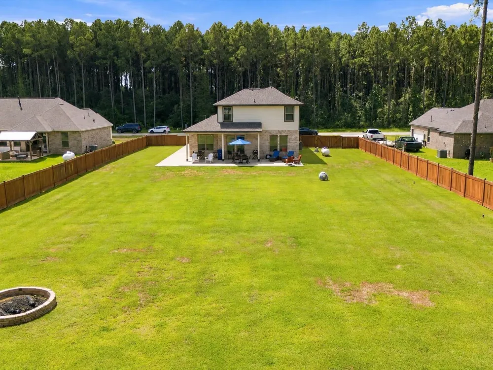 1563 Road 66114 Dayton, TX 77535