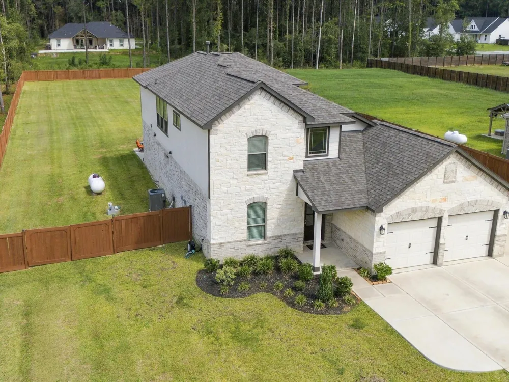 1563 Road 66114 Dayton, TX 77535