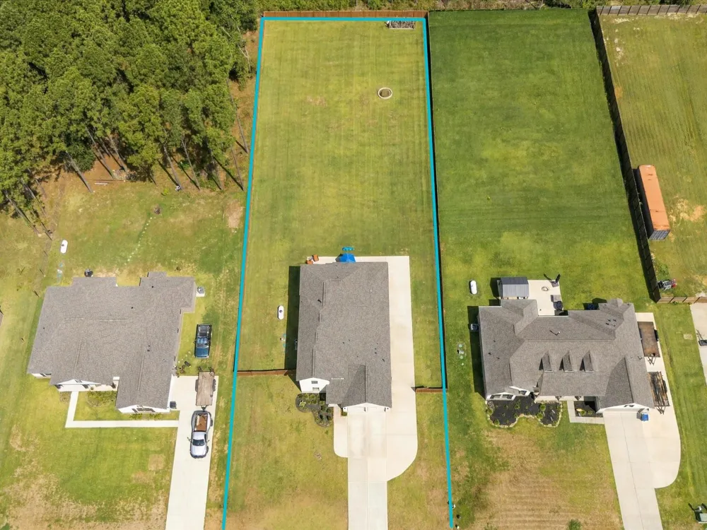 1563 Road 66114 Dayton, TX 77535