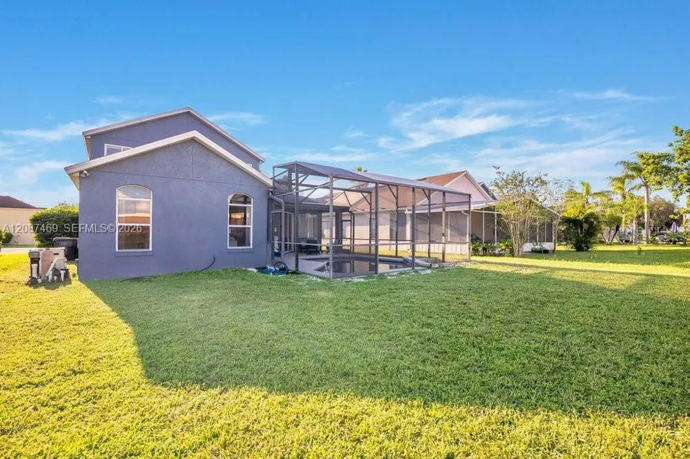 321 Corvina Drive Davenport, FL 33897