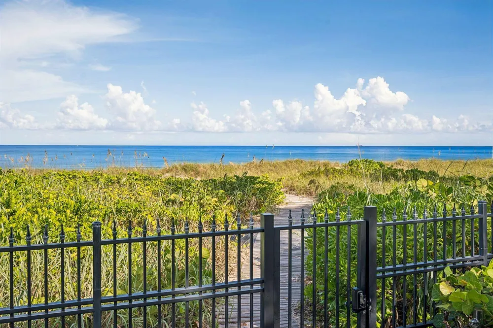 1919 OCEAN BOULEVARD Gulf Stream, FL 33483