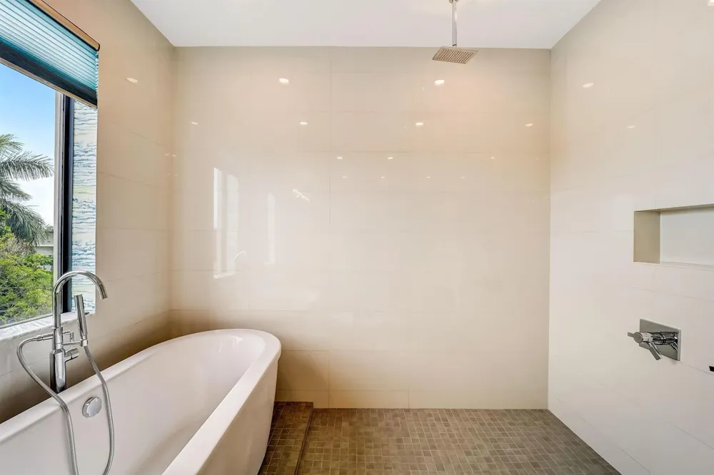 173 SE 1ST CIRCLE Pompano Beach, FL 33060
