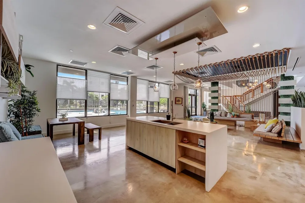 173 SE 1ST CIRCLE Pompano Beach, FL 33060