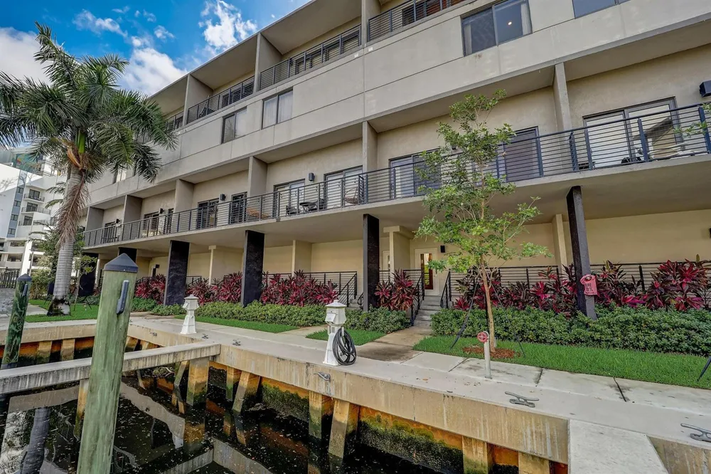 173 SE 1ST CIRCLE Pompano Beach, FL 33060