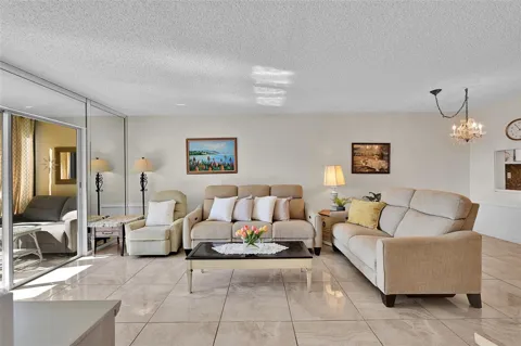 2350 NE 14th Street Causeway #609