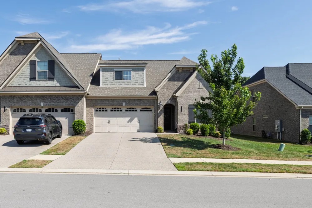 1048 Callaway Dr Lebanon, TN 37087