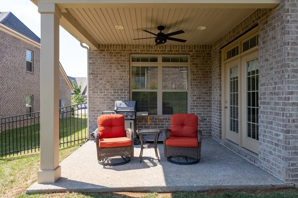 1048 Callaway Dr Lebanon, TN 37087