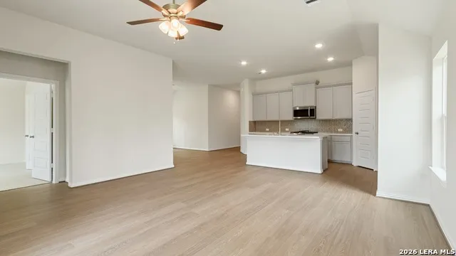 947 CREEK BED DR New Braunfels, TX 78130