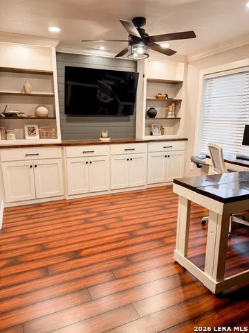 212 S 4th Stockdale, TX 78160