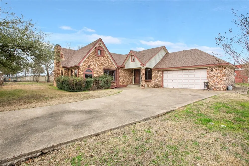 649 E US Highway 84 Fairfield, TX 75840