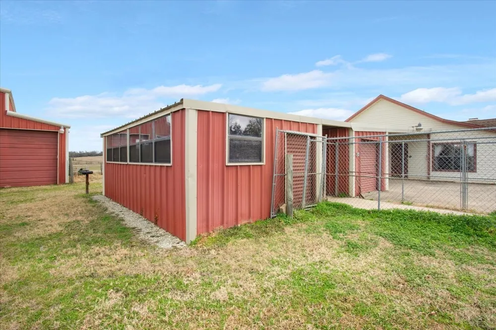 649 E US Highway 84 Fairfield, TX 75840