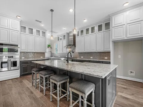 3103 Honeysuckle Way