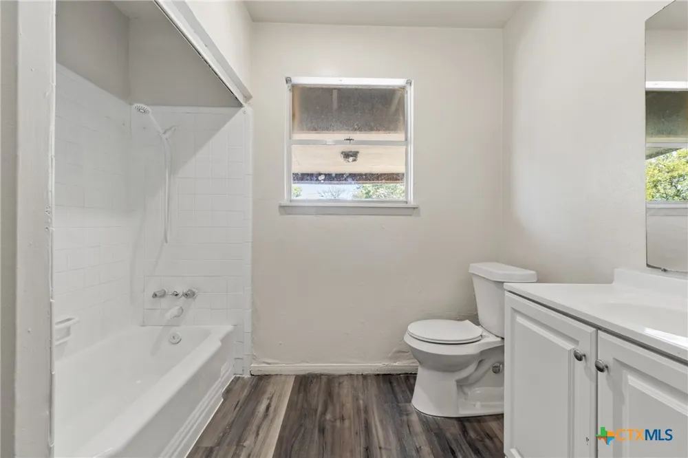 803 W Bryce Avenue Killeen, TX 76541