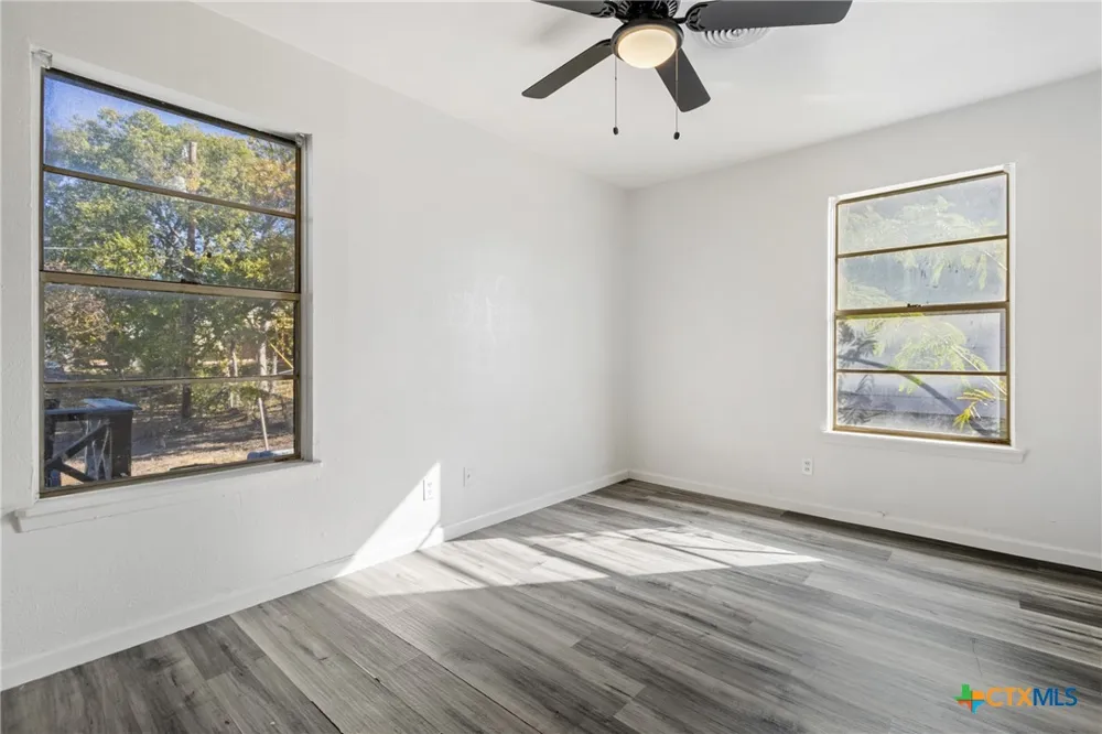 803 W Bryce Avenue Killeen, TX 76541