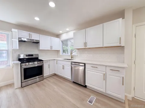 9608 Lenore