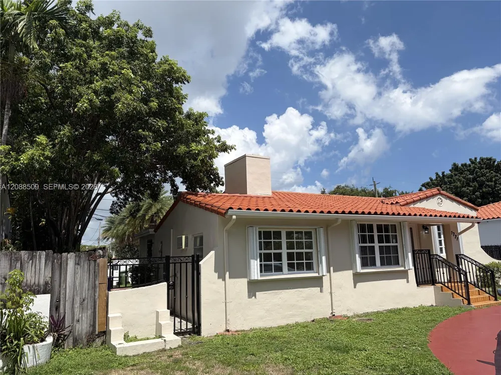 1771 SW 21st St Miami, FL 33145