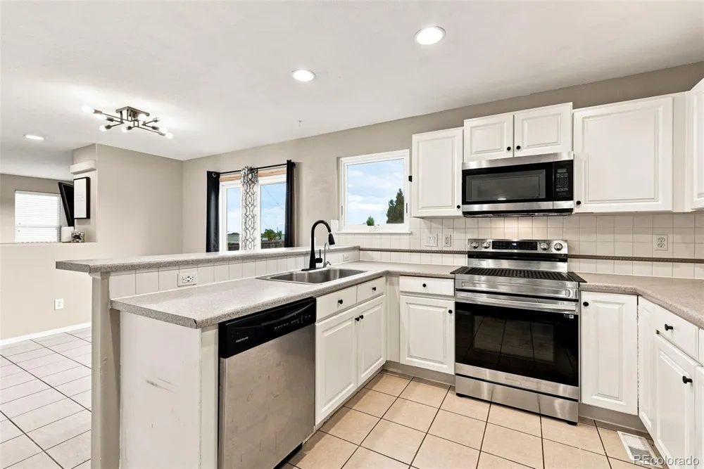 5916 S Zante Way Aurora, CO 80015