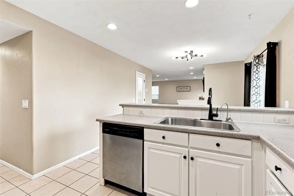 5916 S Zante Way Aurora, CO 80015