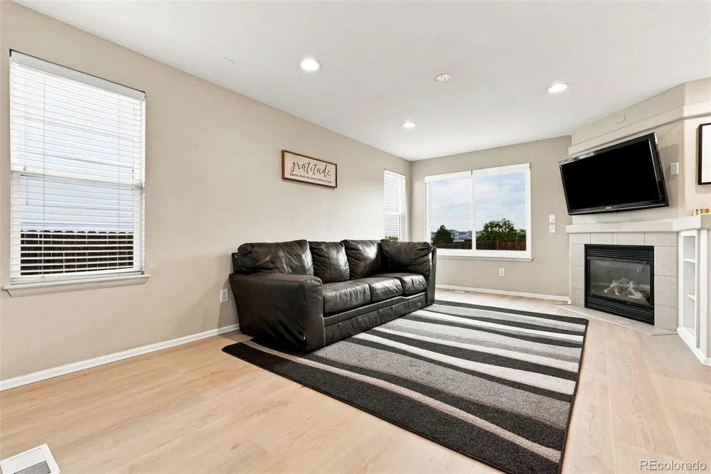5916 S Zante Way Aurora, CO 80015