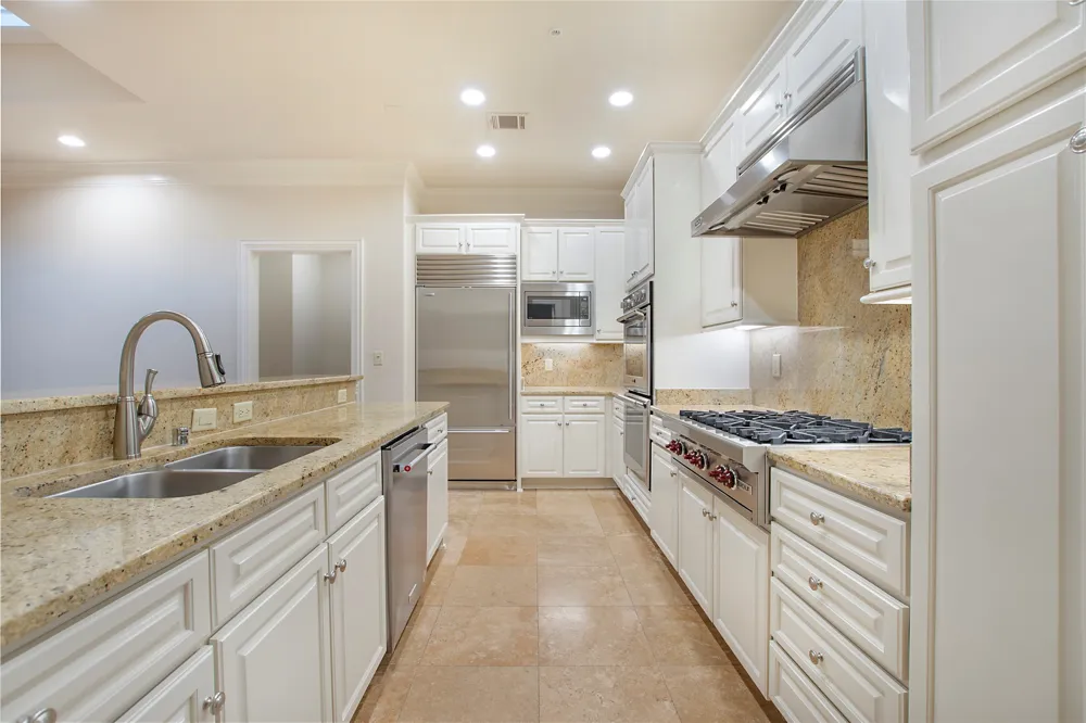 6425 Bandera Avenue #2E Dallas, TX 75225