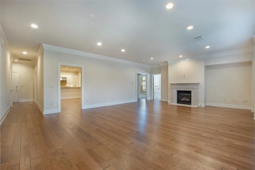 6425 Bandera Avenue #2E Dallas, TX 75225