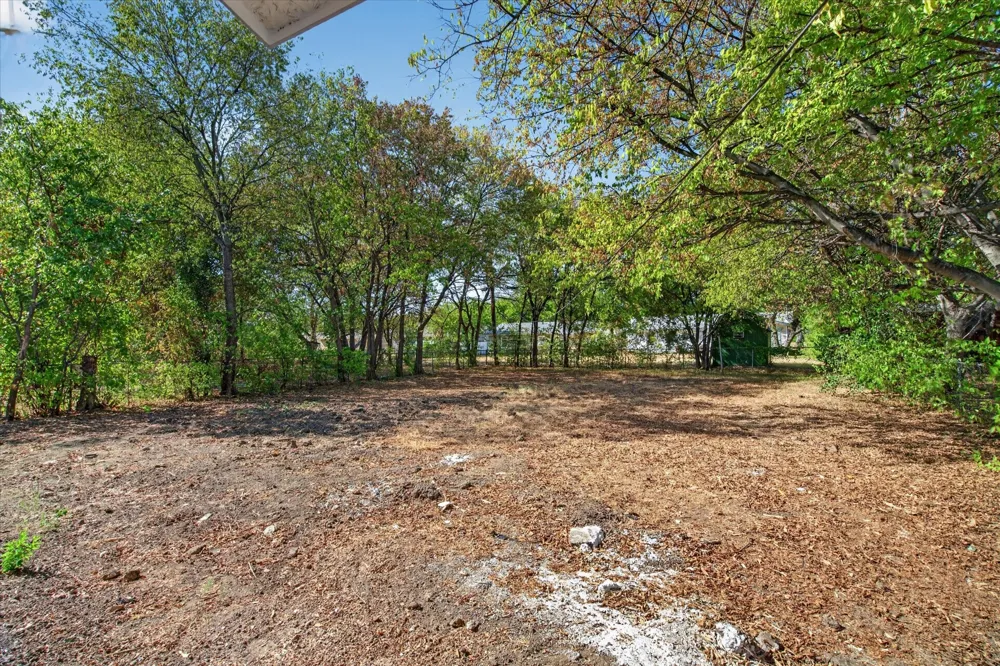 537 NW King Street Burleson, TX 76028