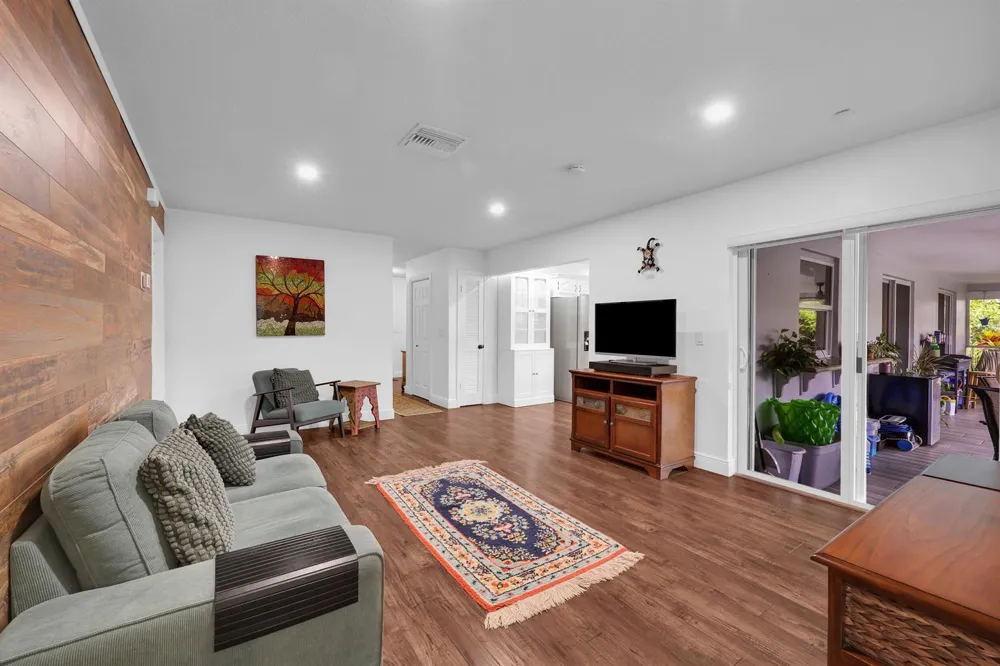 8412 NW 26TH DRIVE Coral Springs, FL 33065