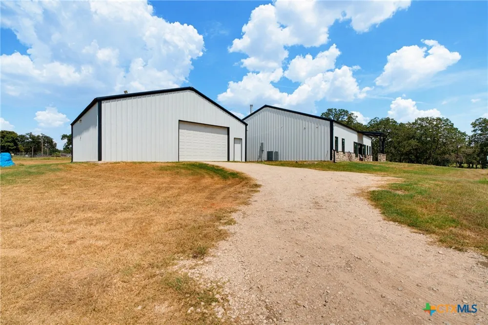 16905 Fm 112 Thrall, TX 76578