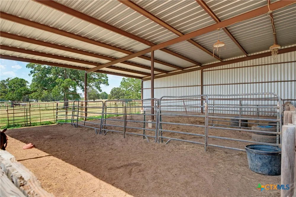 16905 Fm 112 Thrall, TX 76578