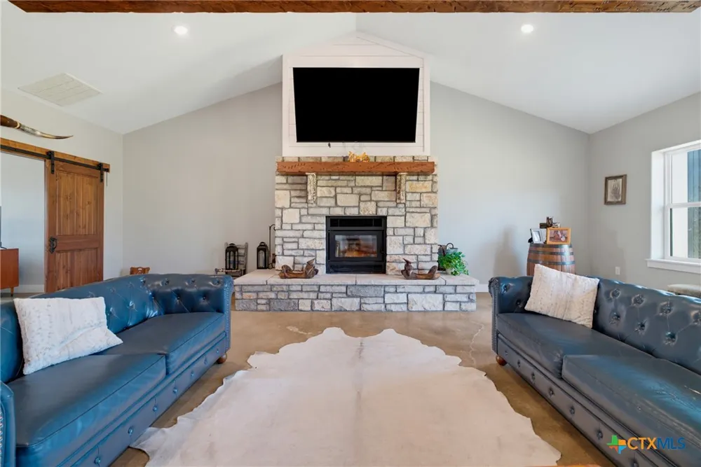 16905 Fm 112 Thrall, TX 76578