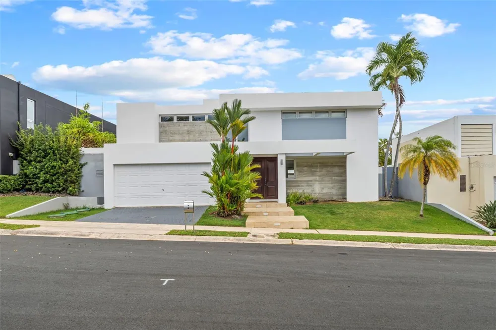 N-19 LOS GAVILANES Guaynabo, PR 00969