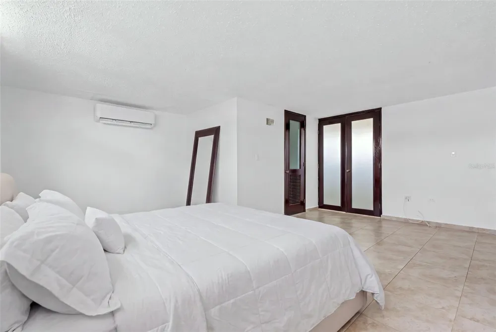 N-19 LOS GAVILANES Guaynabo, PR 00969