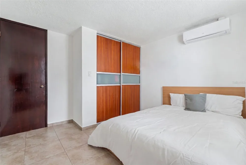 N-19 LOS GAVILANES Guaynabo, PR 00969