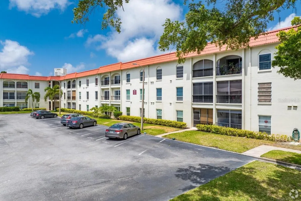 2700 BAYSHORE BOULEVARD #2308 Dunedin, FL 34698