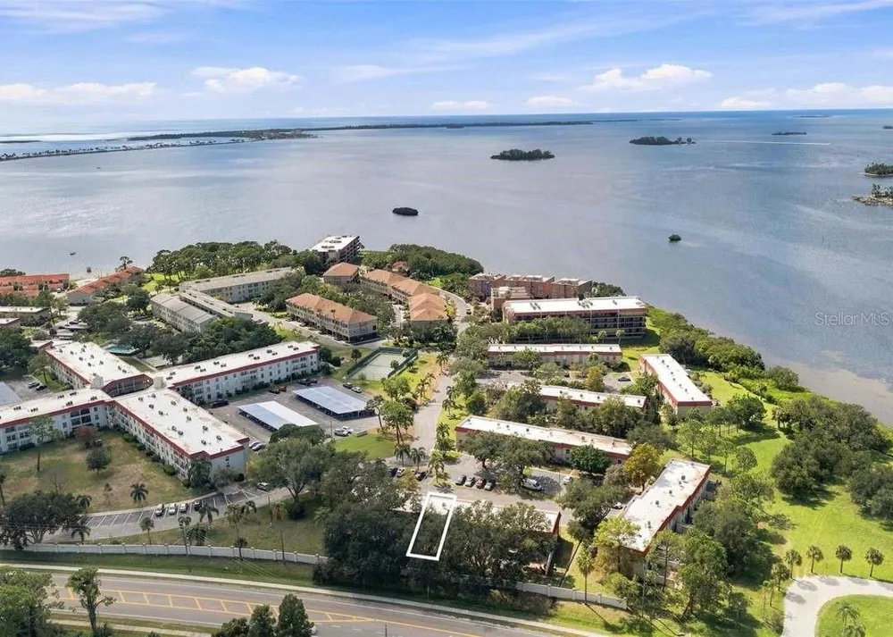 2700 BAYSHORE BOULEVARD #2308 Dunedin, FL 34698