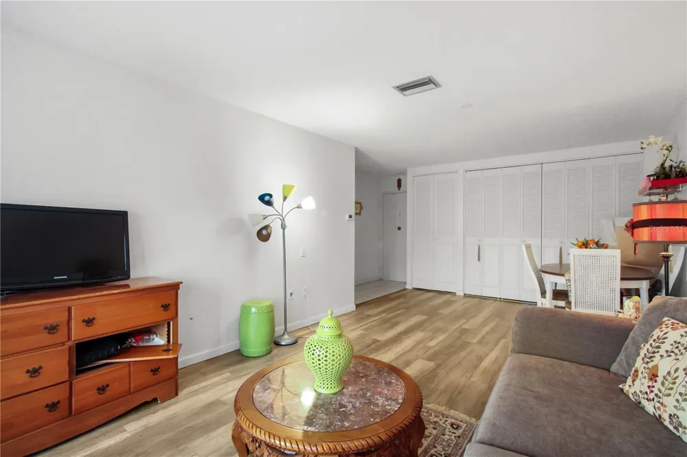 2700 BAYSHORE BOULEVARD #2308 Dunedin, FL 34698