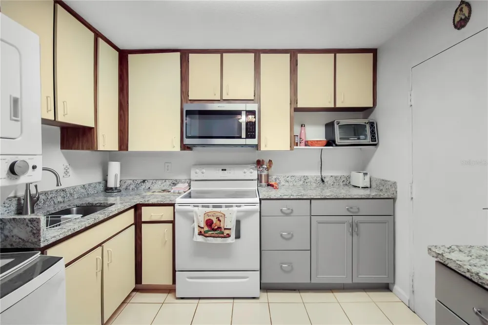 2700 BAYSHORE BOULEVARD #2308 Dunedin, FL 34698