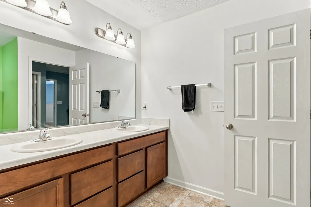 4398 Ashworth Lane Columbus, IN 47201