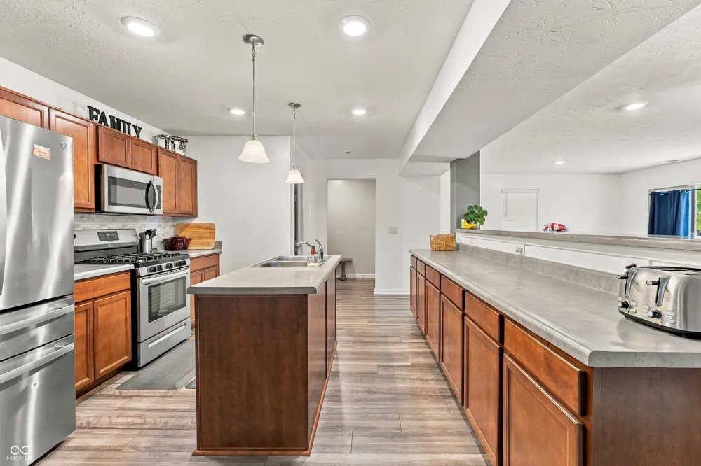 4398 Ashworth Lane Columbus, IN 47201