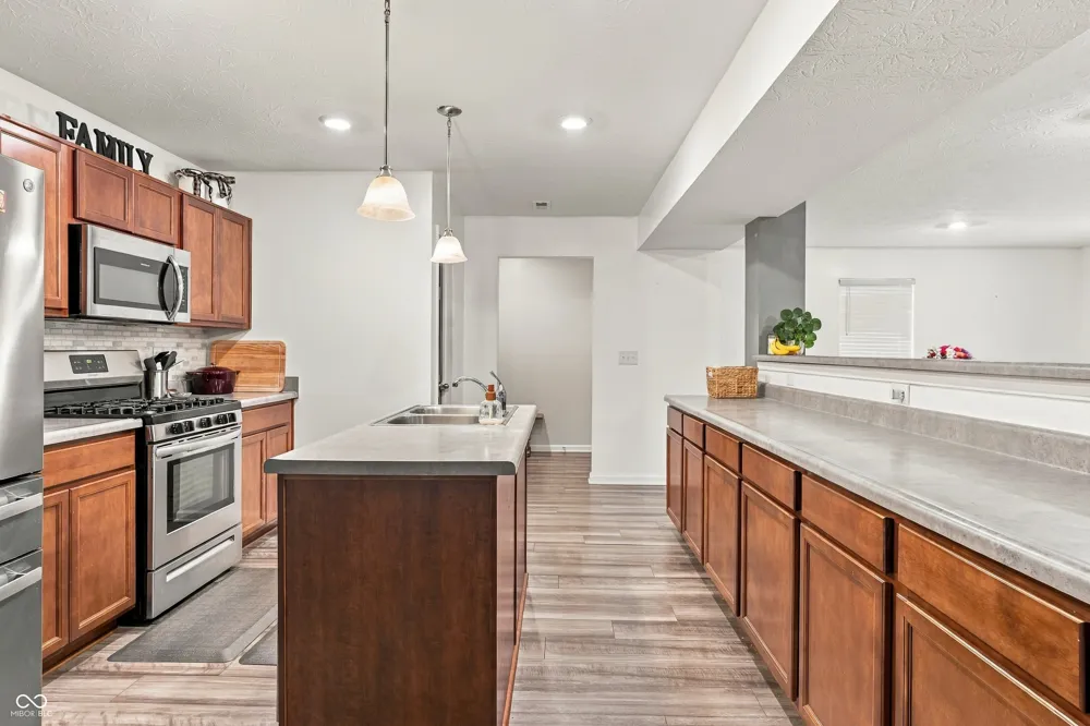 4398 Ashworth Lane Columbus, IN 47201