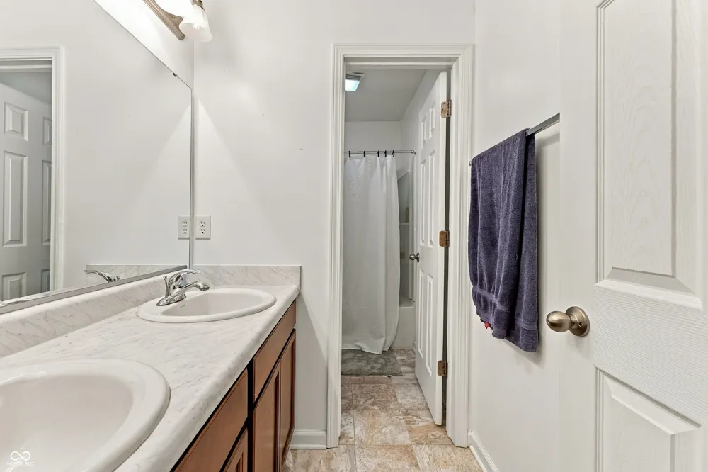 4398 Ashworth Lane Columbus, IN 47201