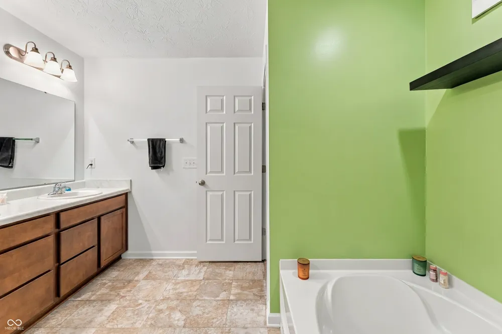 4398 Ashworth Lane Columbus, IN 47201