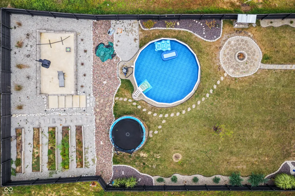 4398 Ashworth Lane Columbus, IN 47201