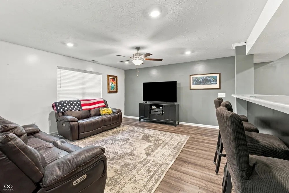 4398 Ashworth Lane Columbus, IN 47201