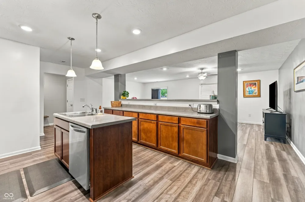 4398 Ashworth Lane Columbus, IN 47201