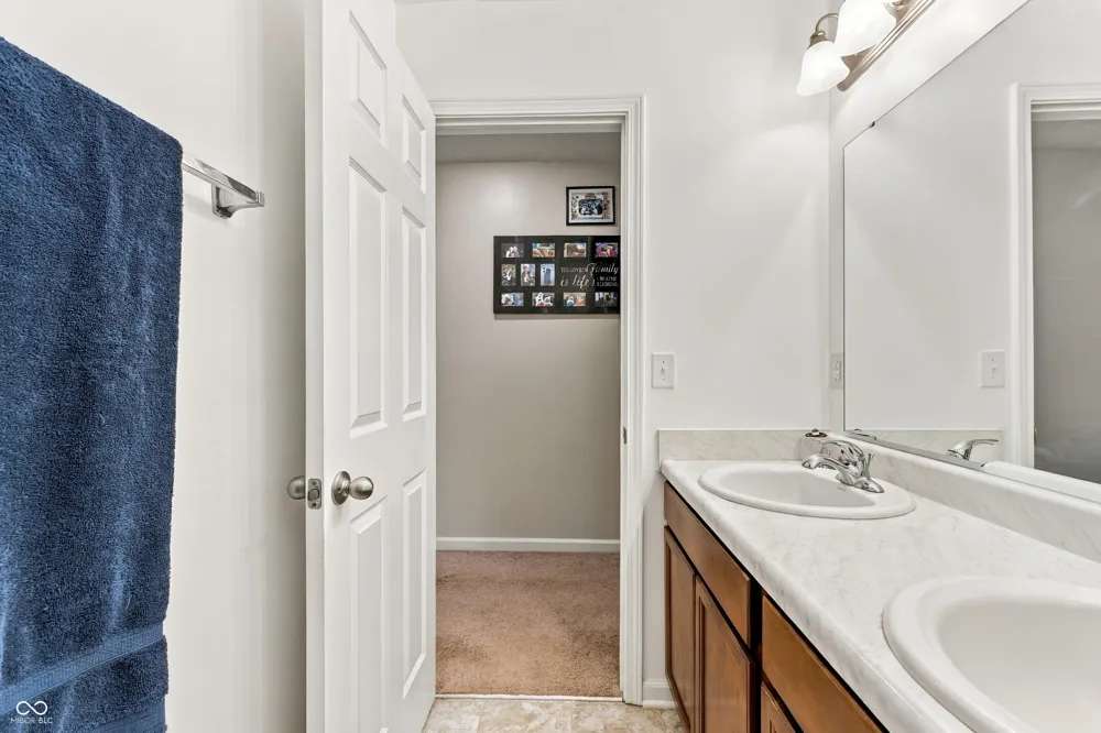 4398 Ashworth Lane Columbus, IN 47201