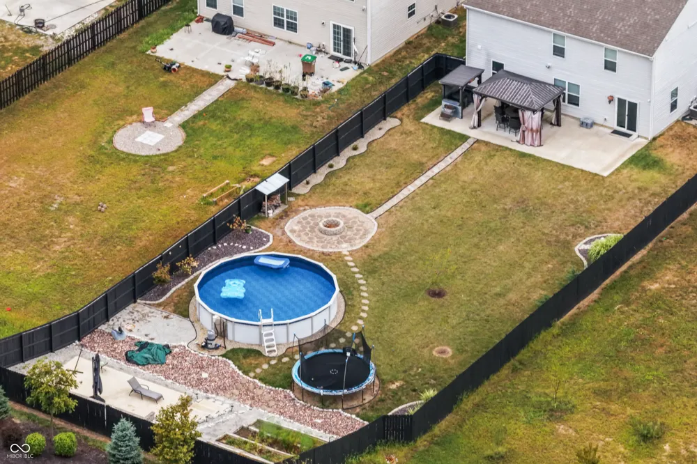 4398 Ashworth Lane Columbus, IN 47201
