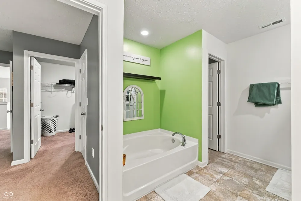 4398 Ashworth Lane Columbus, IN 47201