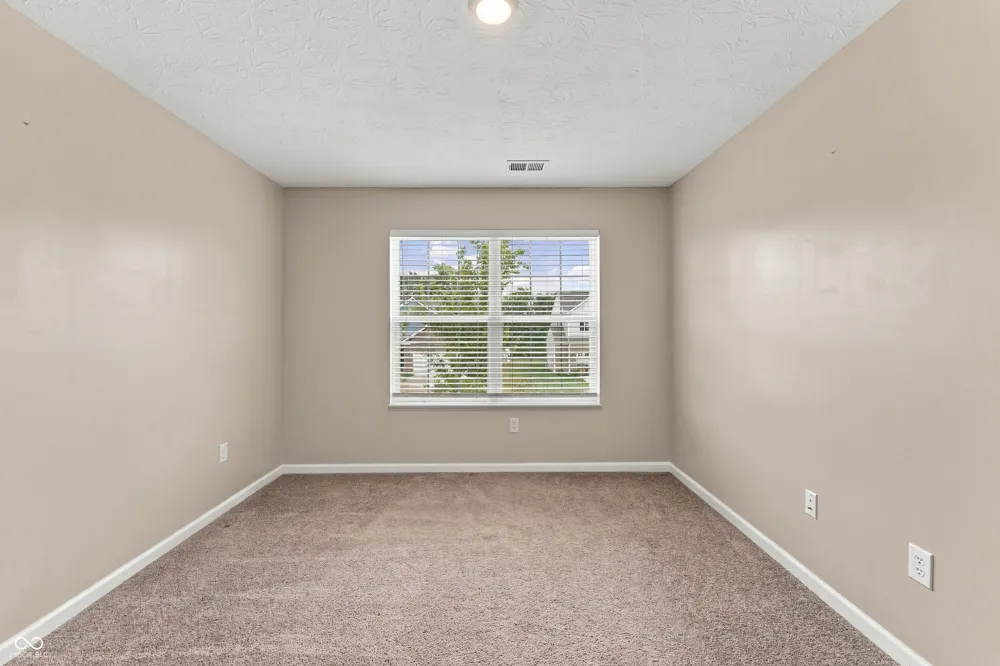 4398 Ashworth Lane Columbus, IN 47201