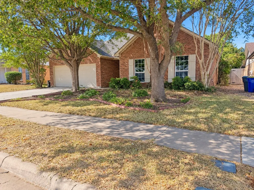 6549 Blue Grass Drive Watauga, TX 76148